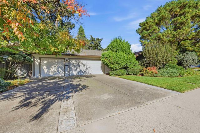 1237 Lantern Ct, Sacramento, CA 95864