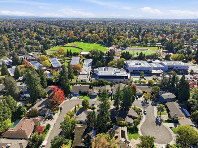 1237 Lantern Ct, Sacramento, CA 95864