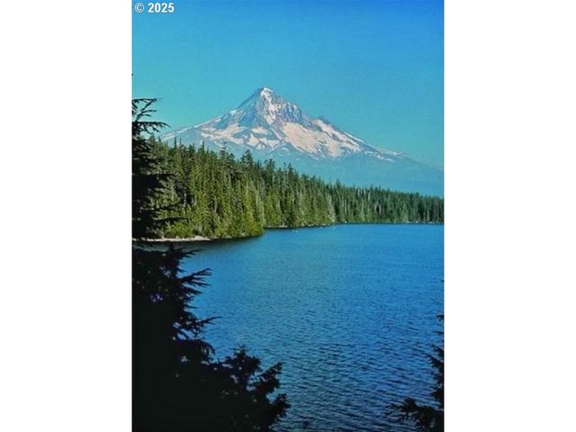 12430 N SOUTH SHORE Ave, Portland, OR 97217