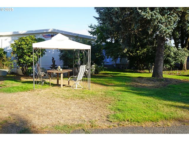 12430 N SOUTH SHORE Ave, Portland, OR 97217