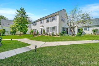 312 Sharon Way 312N, Monroe, NJ 08831