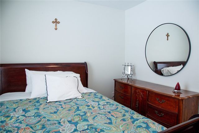 1362 Maple Grove Lane, Uniontown, OH 44685