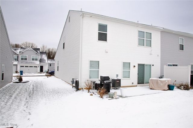 1362 Maple Grove Lane, Uniontown, OH 44685