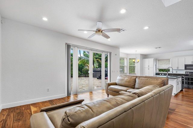 6328 STONEHURST Circle, Lake Worth, FL 33467