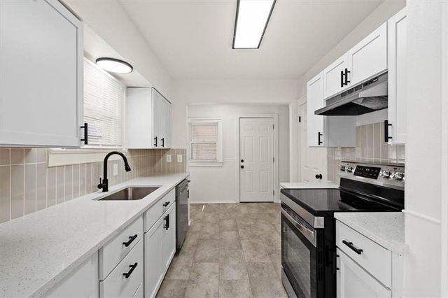 8028 Flora Avenue, Kansas City, MO 64131