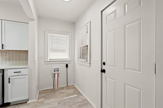 8028 Flora Avenue, Kansas City, MO 64131