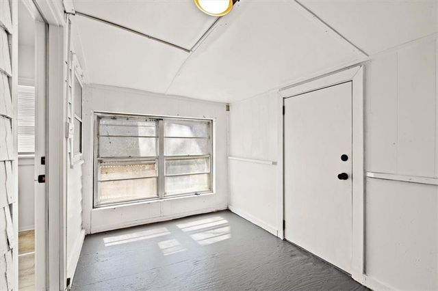 8028 Flora Avenue, Kansas City, MO 64131