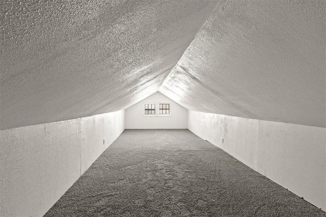 8028 Flora Avenue, Kansas City, MO 64131