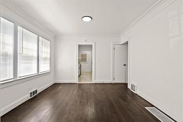 8028 Flora Avenue, Kansas City, MO 64131