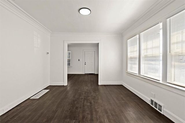 8028 Flora Avenue, Kansas City, MO 64131