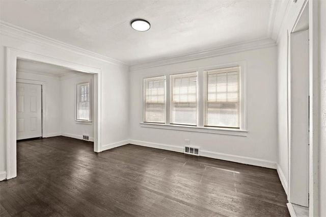 8028 Flora Avenue, Kansas City, MO 64131