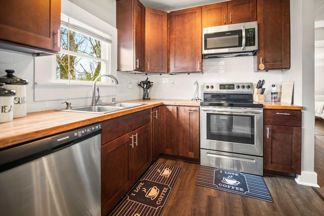 345 Sunset Drive, Jamestown, KY 42629