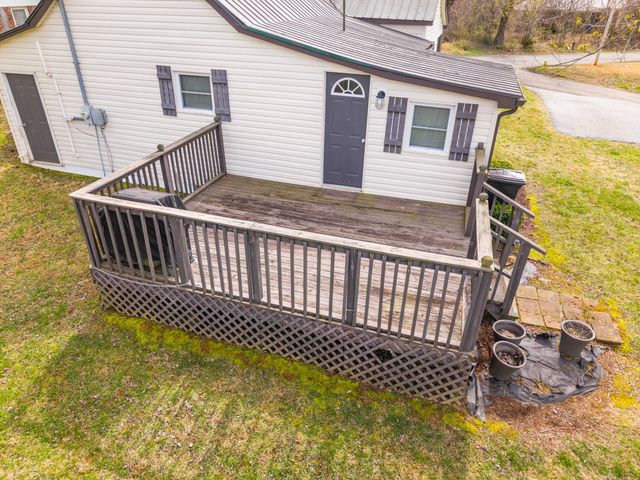 345 Sunset Drive, Jamestown, KY 42629