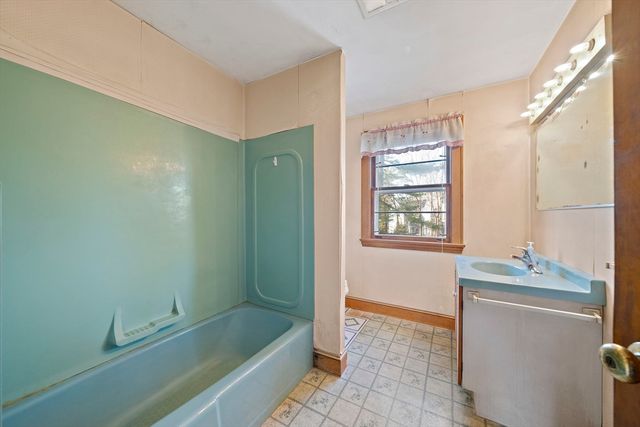 14 Wheelock Circle, Franklin, MA 02038