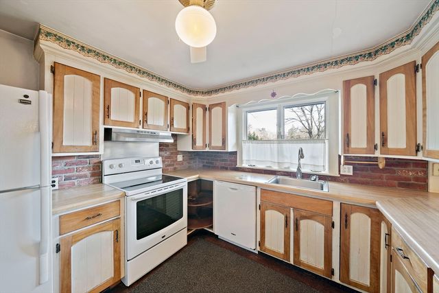 14 Wheelock Circle, Franklin, MA 02038