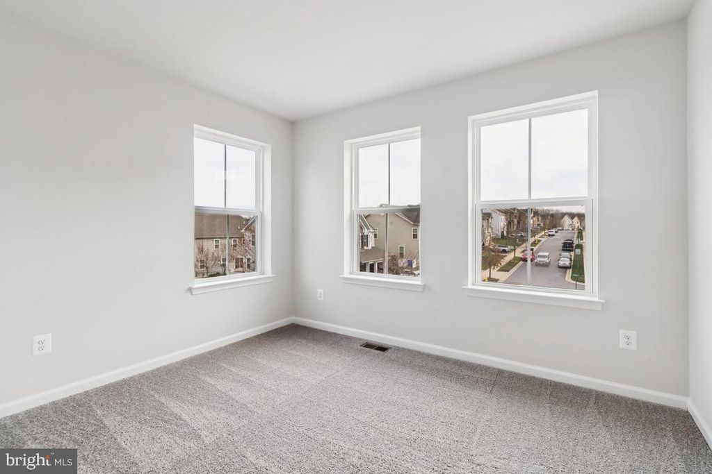 Image 13 of property listing at 9706 TWEED HOPE PL, Waldorf, MD 20601