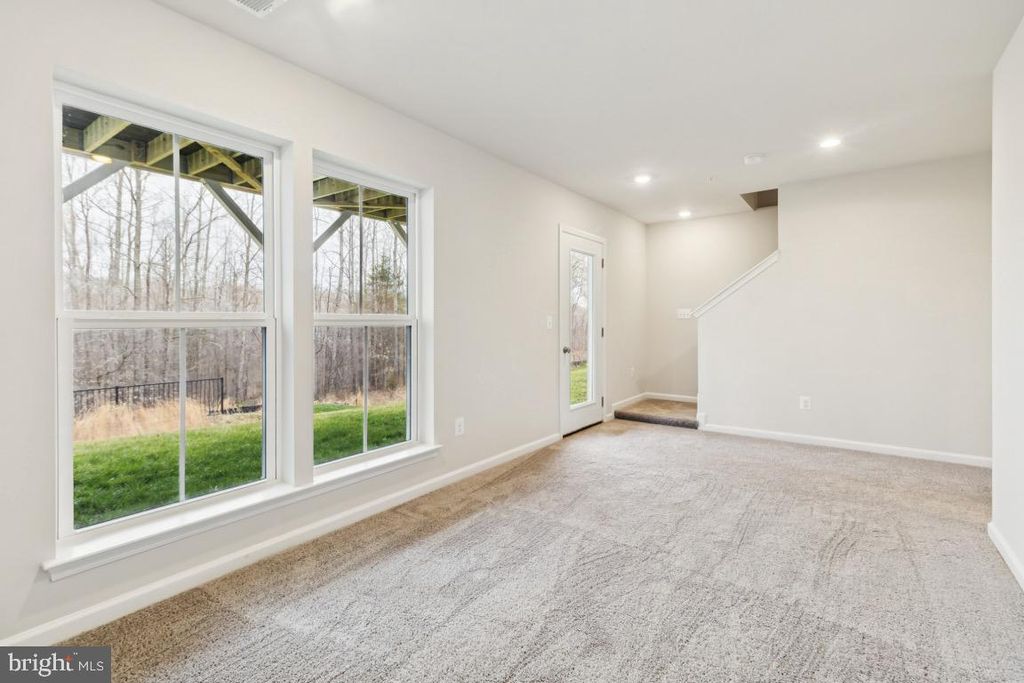 Image 20 of property listing at 9706 TWEED HOPE PL, Waldorf, MD 20601