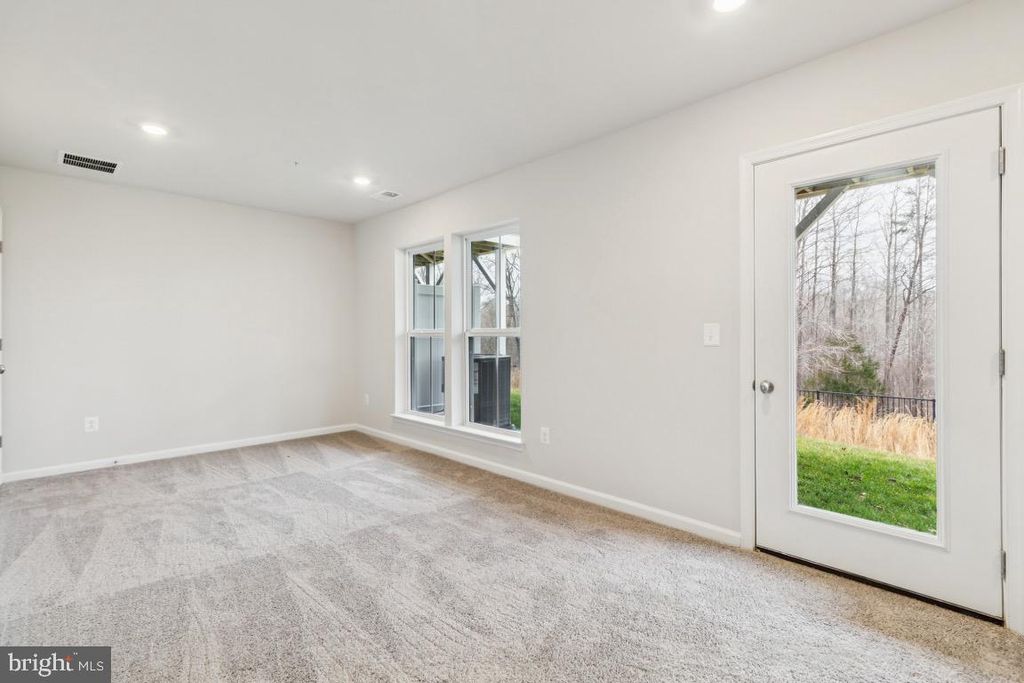 Image 21 of property listing at 9706 TWEED HOPE PL, Waldorf, MD 20601