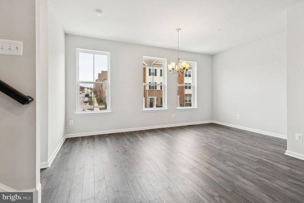 Image 3 of property listing at 9706 TWEED HOPE PL, Waldorf, MD 20601