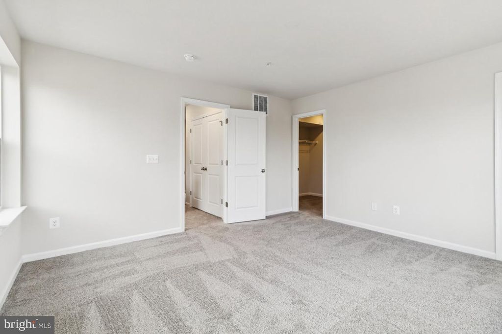 Image 7 of property listing at 9706 TWEED HOPE PL, Waldorf, MD 20601