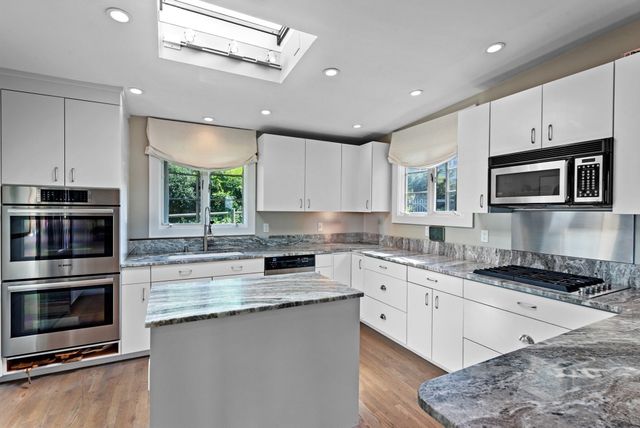 52 Cloutman's Lane, Marblehead, MA 01945
