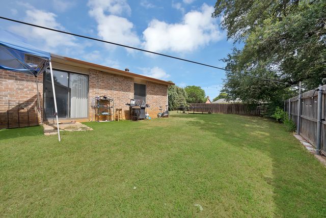 7729 Portman Avenue, Fort Worth, TX 76112