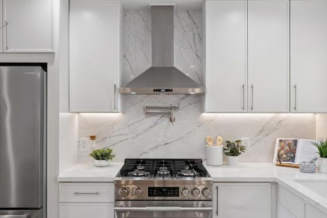 2 Celia Court, Pacifica, CA 94044