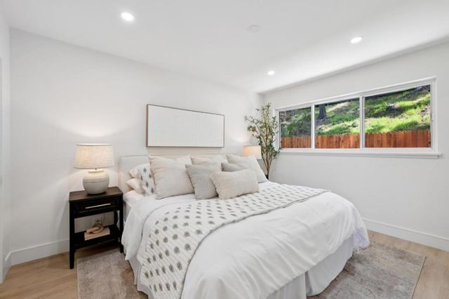 2 Celia Court, Pacifica, CA 94044