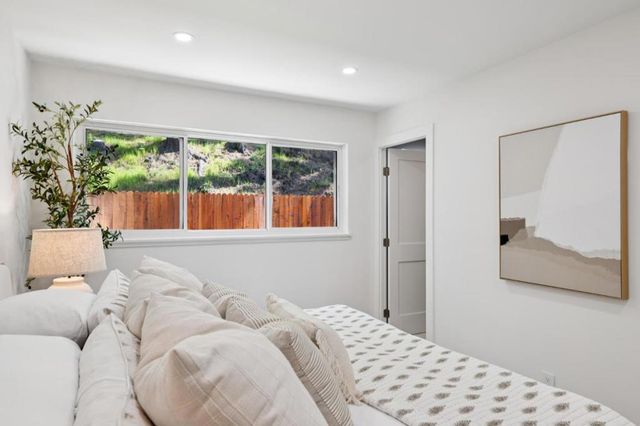 2 Celia Court, Pacifica, CA 94044