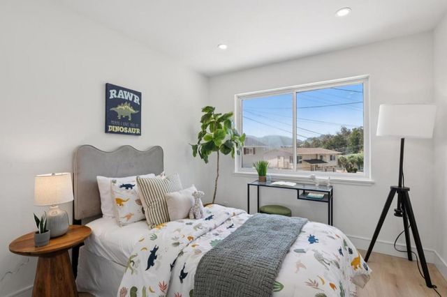 2 Celia Court, Pacifica, CA 94044