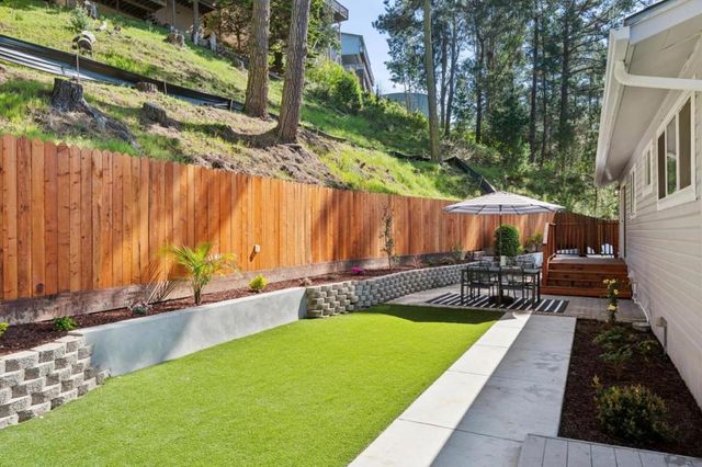 2 Celia Court, Pacifica, CA 94044