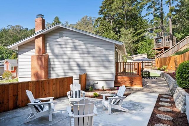 2 Celia Court, Pacifica, CA 94044