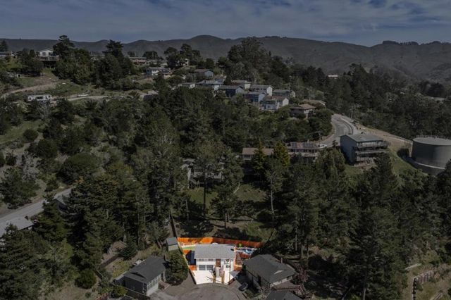 2 Celia Court, Pacifica, CA 94044