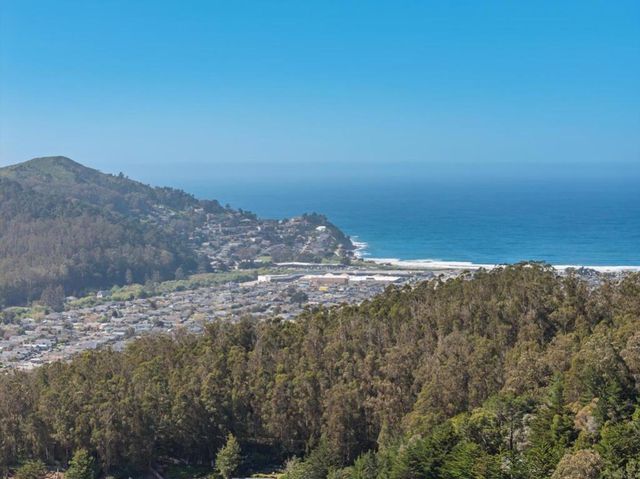 2 Celia Court, Pacifica, CA 94044