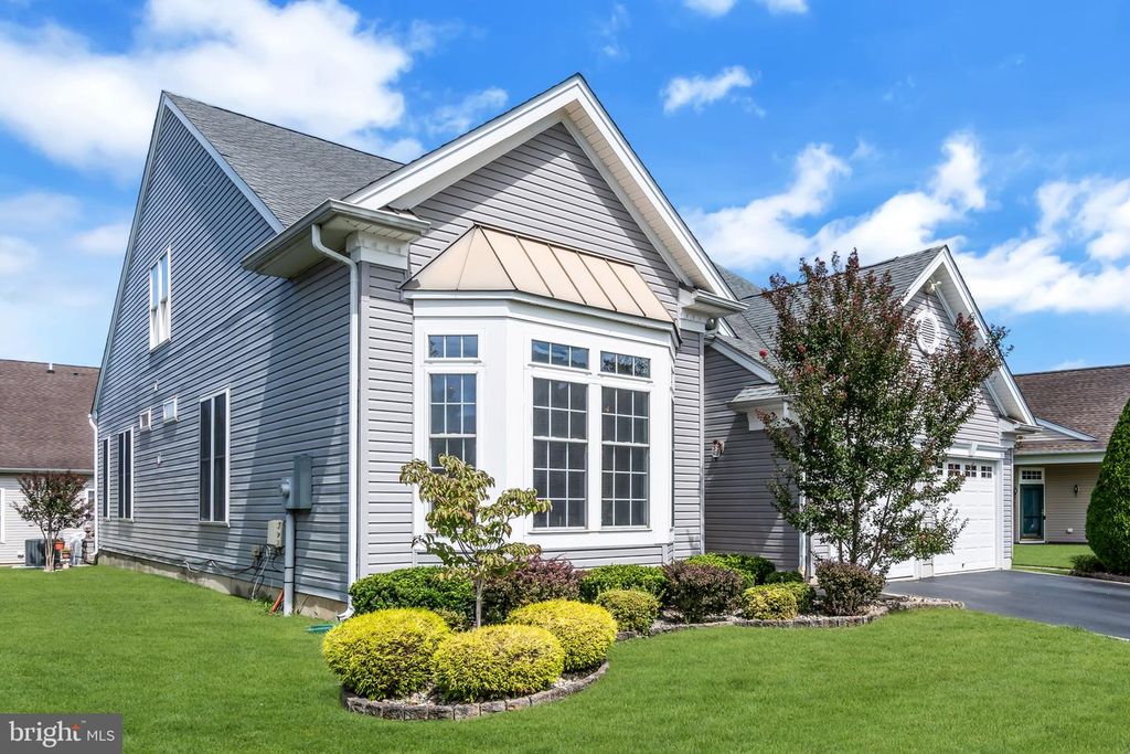 19 GODDARD DR, EAST WINDSOR, NJ 08512 — photo 2