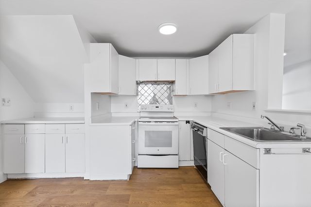 114 Haverhill St, North Reading, MA 01864