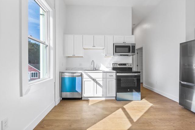 114 Haverhill St, North Reading, MA 01864