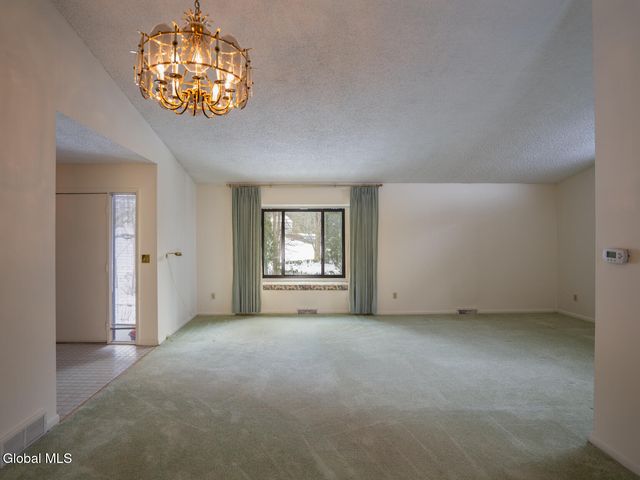 2 Loudonwood East, Colonie, NY 12211