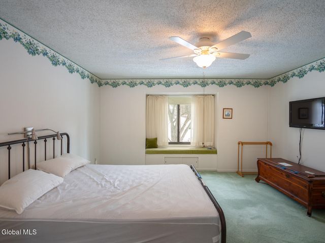 2 Loudonwood East, Colonie, NY 12211