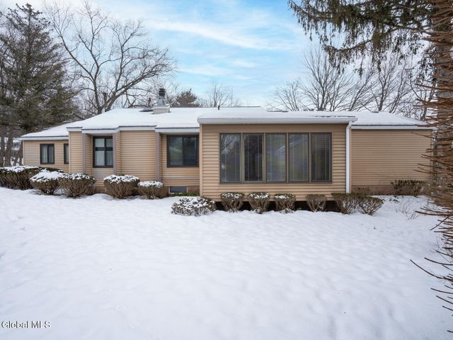 2 Loudonwood East, Colonie, NY 12211