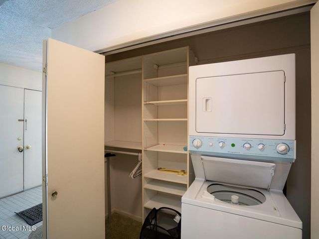 2 Loudonwood East, Colonie, NY 12211