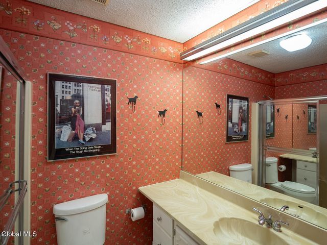 2 Loudonwood East, Colonie, NY 12211