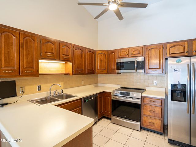 2 Loudonwood East, Colonie, NY 12211