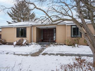 2 Loudonwood East, Colonie, NY 12211