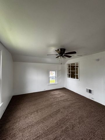 2002 N Carolina Street, Saginaw, MI 48602