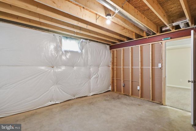 97 PORTSMOUTH CT, Falling Waters, WV 25419