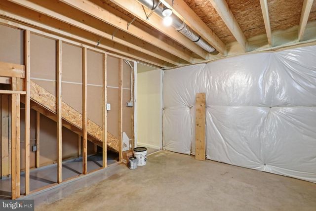 97 PORTSMOUTH CT, Falling Waters, WV 25419