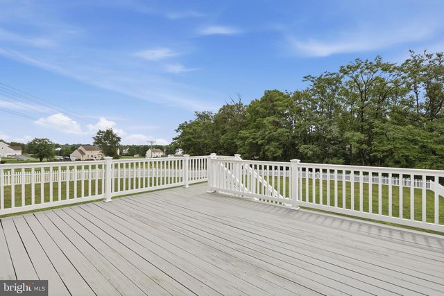 97 PORTSMOUTH CT, Falling Waters, WV 25419