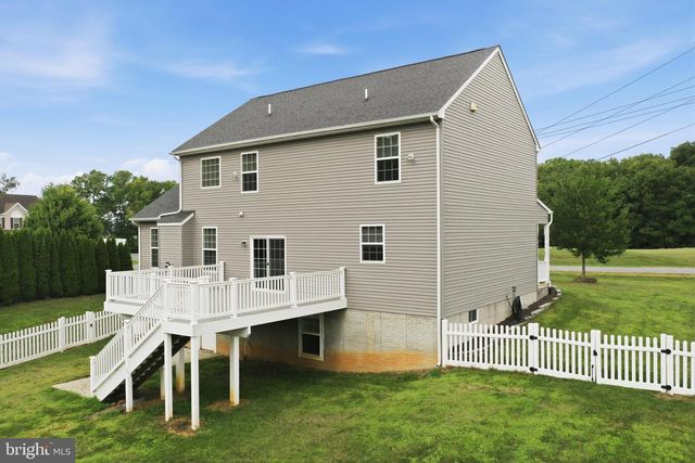 97 PORTSMOUTH CT, Falling Waters, WV 25419