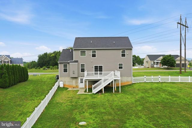 97 PORTSMOUTH CT, Falling Waters, WV 25419